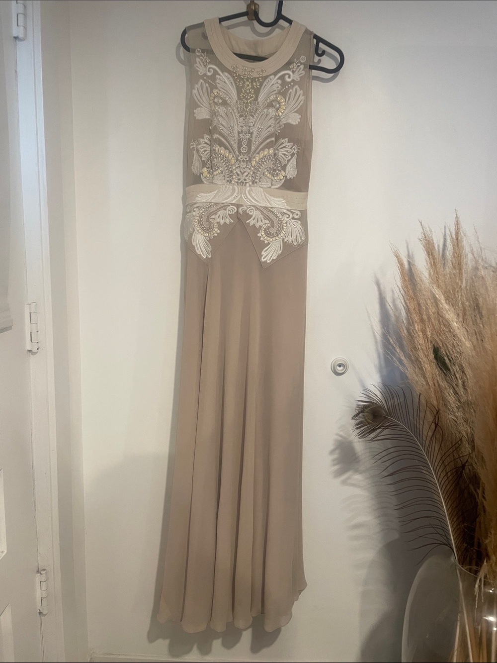 Karen Millen Beige Silk Maxi Dress with White Lace & Bead Accent B133 - Picture 3 of 9
